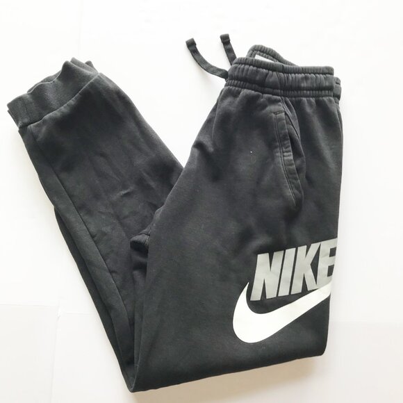 NIKE Club Fleece Jogger Sweatpants Black Youth XL - Picture 2 of 10